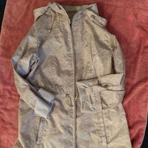 Susan Graver. XS white, beige. Lightweight zipper jacket. Like new.